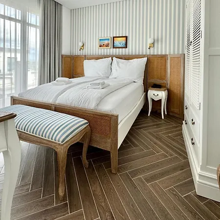 Ocean View Apartment *