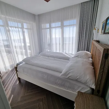 Ocean View Apartment *