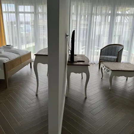 Ocean View شقة لورينها