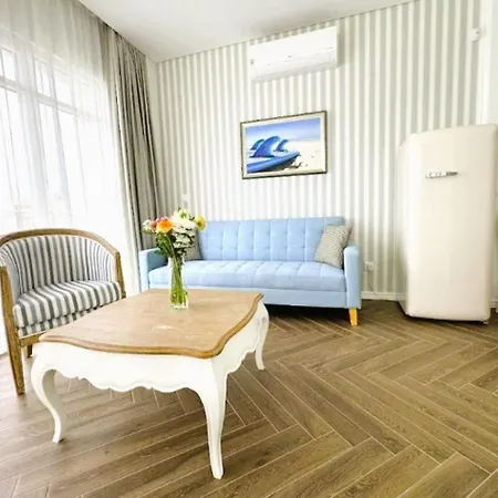 Ocean View شقة لورينها